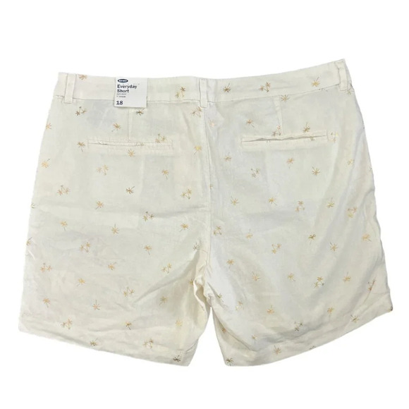 Old Navy Everyday Shorts Size 18 - Picture 2 of 5
